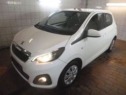 Weiß Gebraucht 2015 Peugeot 108 Active Kleinwagen | 6.899 € (Etwas zu teuer)