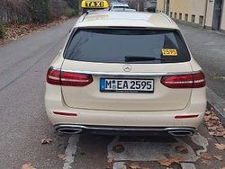 Gelb Gebraucht 2022 Mercedes E200 Limousine | 22.900 € (Fairer Preis)