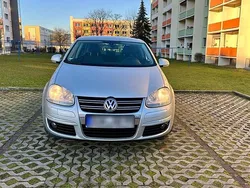 Silber Gebraucht 2009 VW Jetta Limousine | 3.350 € (Fairer Preis)