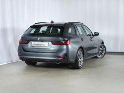 Grau Gebraucht 2021 BMW 330 Sport Line Kombi | 27.858 € (Fairer Preis)