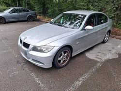Silber Gebraucht 2005 BMW 320 Limousine | 3.900 € (Fairer Preis)