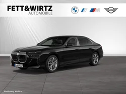 Saphirschwarz metallic Gebraucht 2024 BMW 740 M Sport Limousine | 91.900 € (Superpreis)