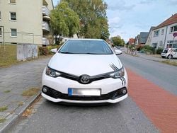 Weiß Gebraucht 2018 Toyota Auris Limousine | 12.300 € (Fairer Preis)