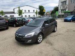 Grau Gebraucht 2012 Opel Astra Design Edition Kombi | 2.990 € (Fairer Preis)