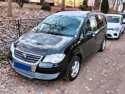 Schwarz Gebraucht 2007 VW Touran Van / Kleinbus | 3.900 € (Etwas zu teuer)
