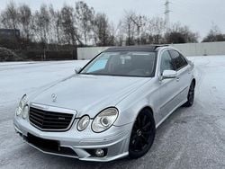 Silber Gebraucht 2007 Mercedes E320 AMG Limousine | 5.500 € (Guter Preis)