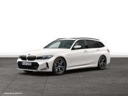 Weiß Gebraucht 2024 BMW 330e Kombi | 55.515 €