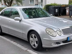 Silber Gebraucht 2004 Mercedes E200 Limousine | 2.990 € (Guter Preis)