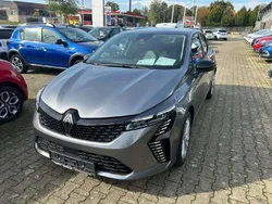 Dolomitgrau Neu 2024 Renault Clio V Evolution Limousine | 22.190 € (Fairer Preis)