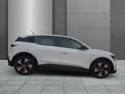 Weiß Gebraucht 2022 Renault Mégane Equilibre | 20.010 € (Fairer Preis)