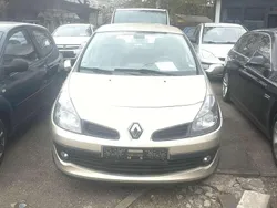 Gold Gebraucht 2007 Renault Clio II Dynamique Limousine | 3.299 € (Etwas zu teuer)