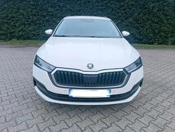Weiß Gebraucht 2021 Skoda Octavia Kombi | 9.990 €