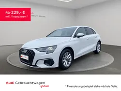 Weiß Gebraucht 2022 Audi A3 Sportback Ambiente Limousine | 21.390 € (Guter Preis)