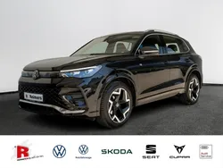 Deep black perleffekt Gebraucht 2024 VW Tiguan R-line SUV | 39.970 € (Fairer Preis)