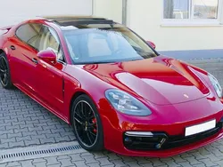Rot Gebraucht 2017 Porsche Panamera Limousine | 84.900 €
