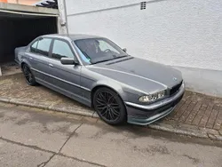 Grau Gebraucht 2002 BMW 740 Limousine | 11.000 €