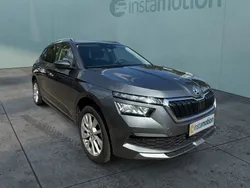 Grau Gebraucht 2023 Skoda Kamiq SUV | 23.490 € (Fairer Preis)