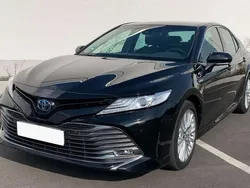 Schwarz Gebraucht 2019 Toyota Camry Hybrid Limousine | 28.999 €
