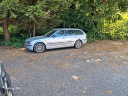 Silber Gebraucht 2002 BMW 320 Kombi | 2.800 €