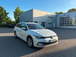 Weiß Gebraucht 2023 VW Golf VIII Life Kombi | 21.800 € (Guter Preis)