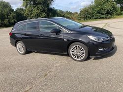 Schwarz Gebraucht 2016 Opel Astra Innovation Kombi | 7.000 € (Guter Preis)