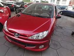 Rouge lucifer Gebraucht 2006 Peugeot 206 Filou Limousine | 3.950 € (Teuer)