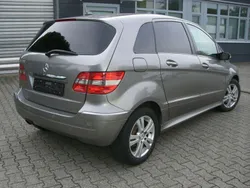 Beige Gebraucht 2006 Mercedes B200 Van / Kleinbus | 3.490 € (Fairer Preis)