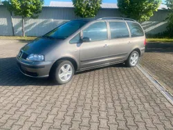 Braun Gebraucht 2007 Seat Alhambra Van / Kleinbus | 4.700 € (Teuer)
