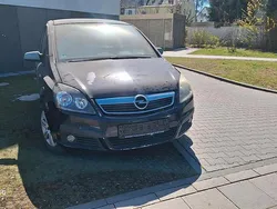 Schwarz Gebraucht 2007 Opel Zafira Van / Kleinbus | 400 € (Superpreis)
