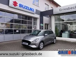Premium silver metallic Gebraucht 2025 Suzuki Swift Comfort Kleinwagen | 21.280 € (Teuer)
