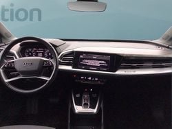 Grau Gebraucht 2022 Audi Q4 e-tron SUV | 27.549 € (Guter Preis)