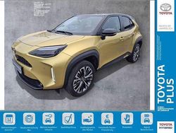 Warm gold metallic, dach schwarz Gebraucht 2023 Toyota Yaris Hybrid Elegant | 26.790 € (Teuer)