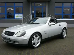 Silber Gebraucht 2000 Mercedes SLK230 Cabrio | 5.950 €