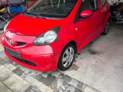 Rot Gebraucht 2006 Toyota Aygo Kleinwagen | 2.200 € (Fairer Preis)