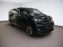 Lackierung schwarz perla nera/ Gebraucht 2024 Opel Zafira Life Van | 35.990 € (Superpreis)