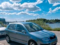Andere außenfarben Gebraucht 2001 Skoda Fabia Limousine | 1.450 € (Fairer Preis)
