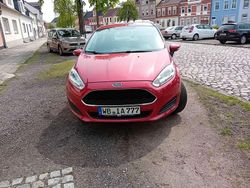 Rot Gebraucht 2017 Ford Fiesta Trend Kleinwagen | 8.600 € (Guter Preis)