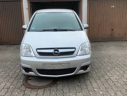 Silber Gebraucht 2004 Opel Meriva Van / Kleinbus | 1.500 € (Guter Preis)
