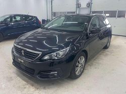 Lackierung schwarz perla nera/ Gebraucht 2021 Peugeot 308 Allure Kombi | 12.445 € (Guter Preis)