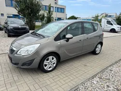 Grau Gebraucht 2010 Opel Meriva Edition Van / Kleinbus | 3.300 € (Fairer Preis)