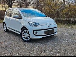 Weiß Gebraucht 2016 VW up! CLUB Kleinwagen | 5.500 € (Fairer Preis)