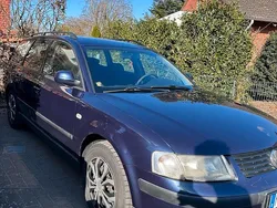 Blau Gebraucht 1998 VW Passat Kombi | 1.999 €