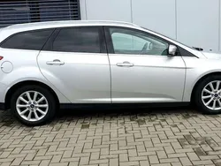 Silber Gebraucht 2015 Ford Focus SYNC Edition Kombi | 5.990 € (Guter Preis)