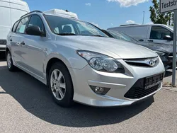 Grau Gebraucht 2012 Hyundai i30 Edition Kombi | 3.800 € (Guter Preis)