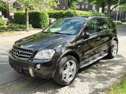 Braun Gebraucht 2008 Mercedes ML63 AMG AMG SUV | 23.990 € (Fairer Preis)