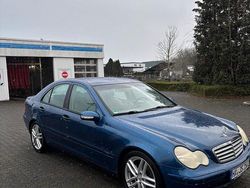 Blau Gebraucht 2001 Mercedes C200 Limousine | 2.099 €
