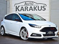 Weiß Gebraucht 2017 Ford Focus ST Limousine | 14.990 € (Fairer Preis)
