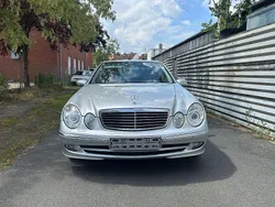Silber Gebraucht 2006 Mercedes E280 Limousine | 1.990 €