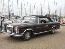 Braun Gebraucht 1970 Mercedes W111 SE Cabrio | 89.000 €