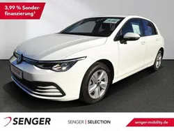 Pure white Gebraucht 2021 VW Golf VIII Life Limousine | 23.380 € (Fairer Preis)